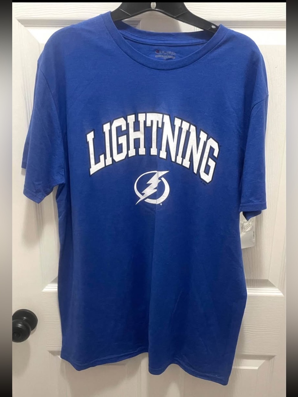 TAMPA BAY LIGHTNING T-SHIRT BY CHAMPION - MEN’S SIZE: XL - NEW WITH TAGS